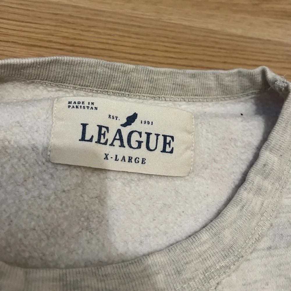 University of Miami crew neck sweater - Picture 2 of 4